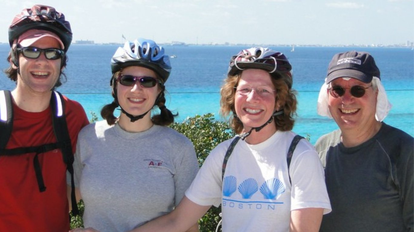 Bike in Cancun image