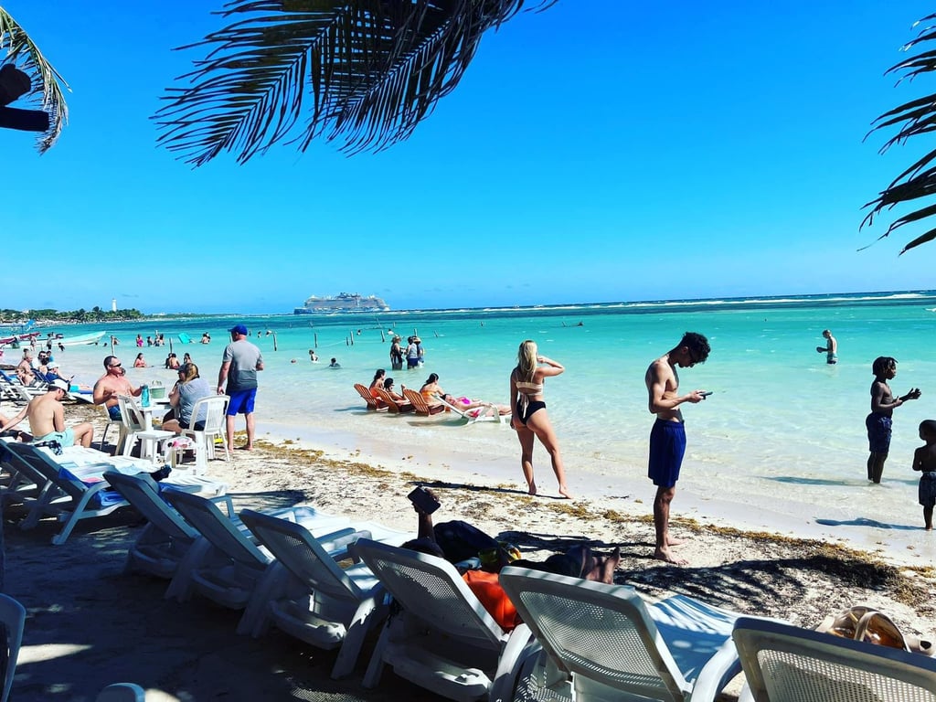Costa Maya Fishing Tour & Beach Club Tour Image 3
