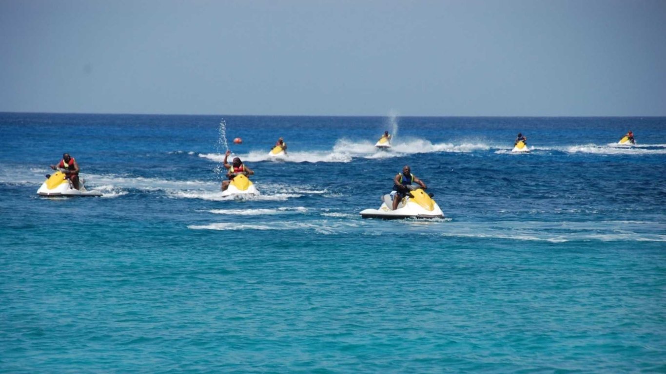 Thumbnail of video about Water in Cozumel