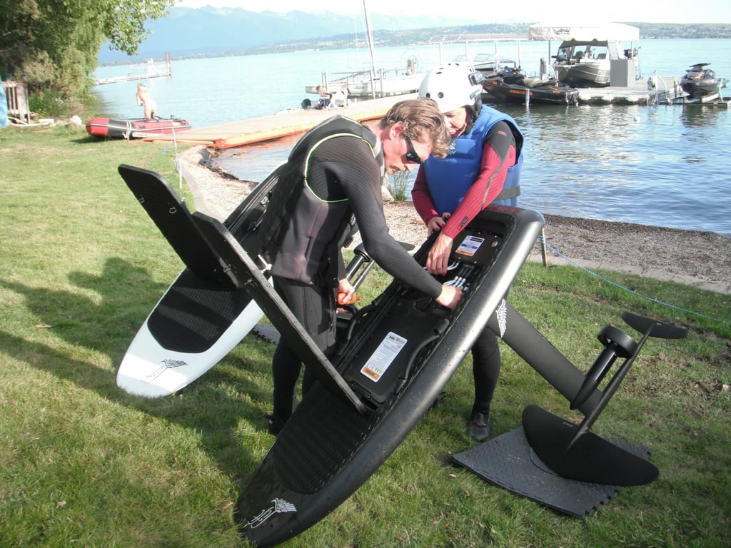 Flathead Lake eFoil Surf Lesson Tour Image 4