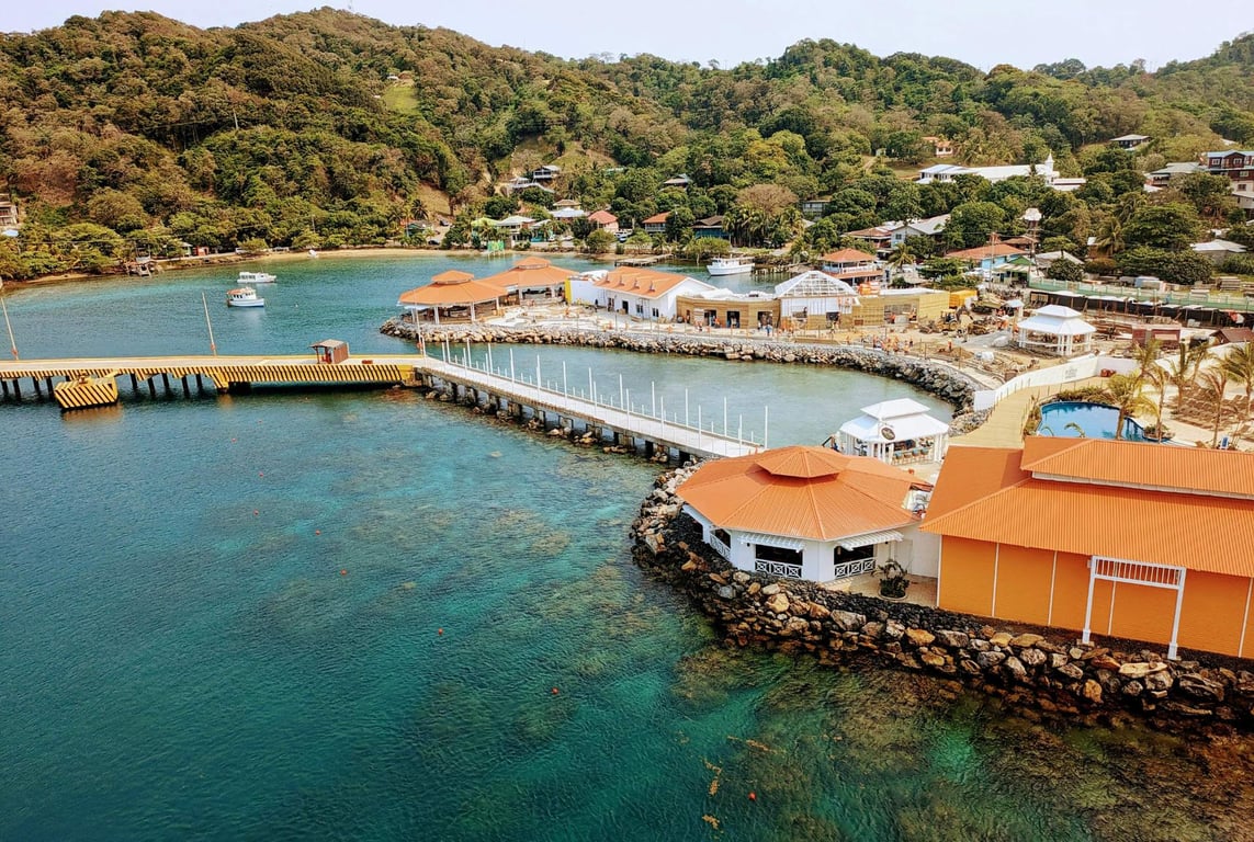 overview of water and cruise port