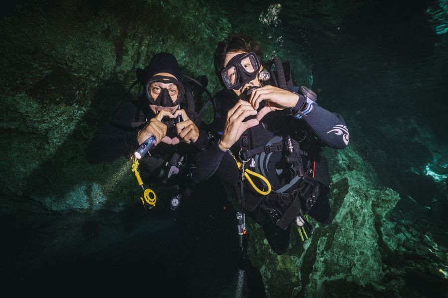 Cenote Dos Ojos: Our Expert Visitor's Guide