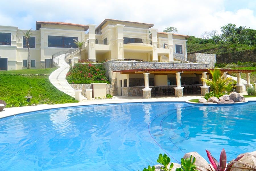 Best Hotels & Resorts in Roatan