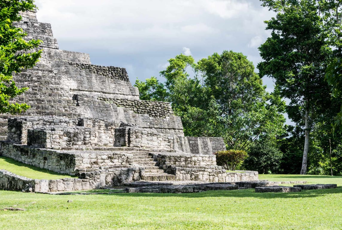 a mayan ruin building