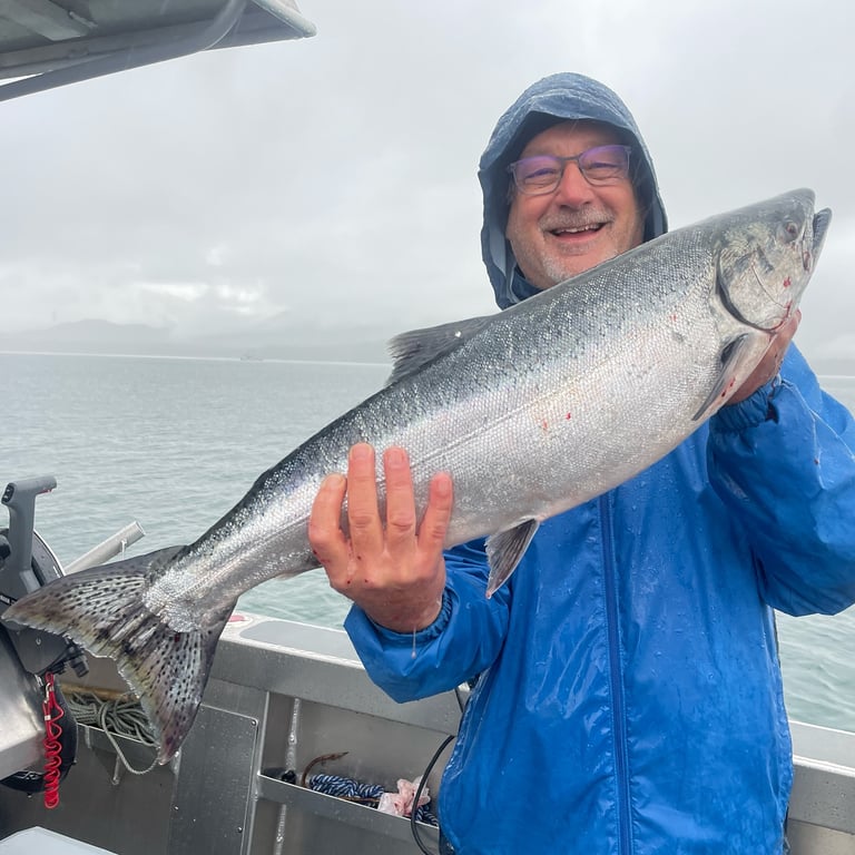 Salmon Fishing Charter Tour Image 5