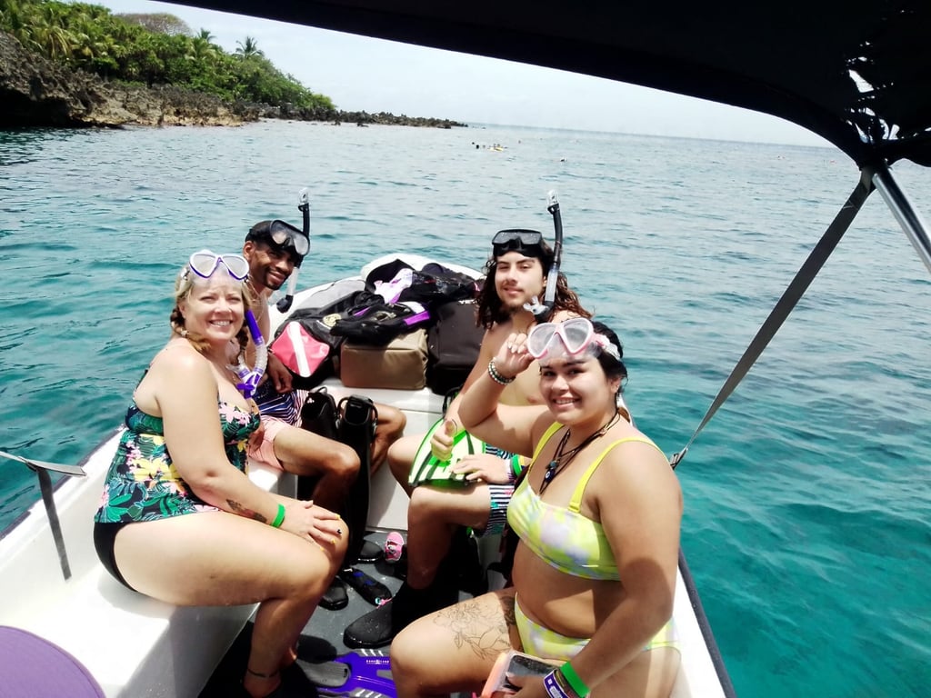 Roatan Snorkeling Excursion Tour Image 5