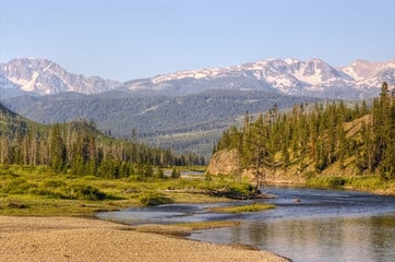 Guide to Fly Fishing Tours on the Upper Snake River