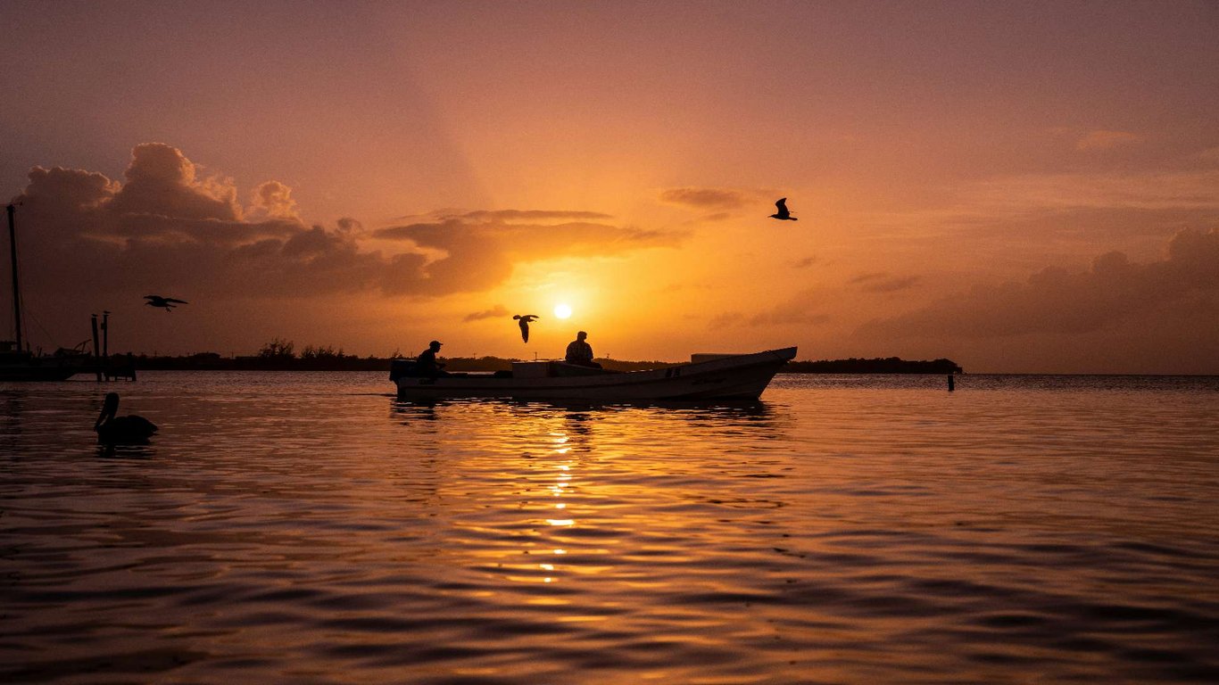 Sightseeing in Placencia image