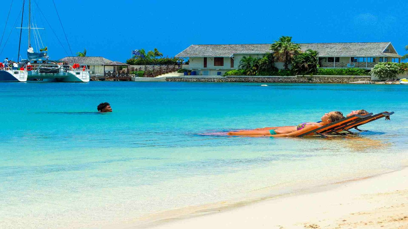 Water in Port Antonio image