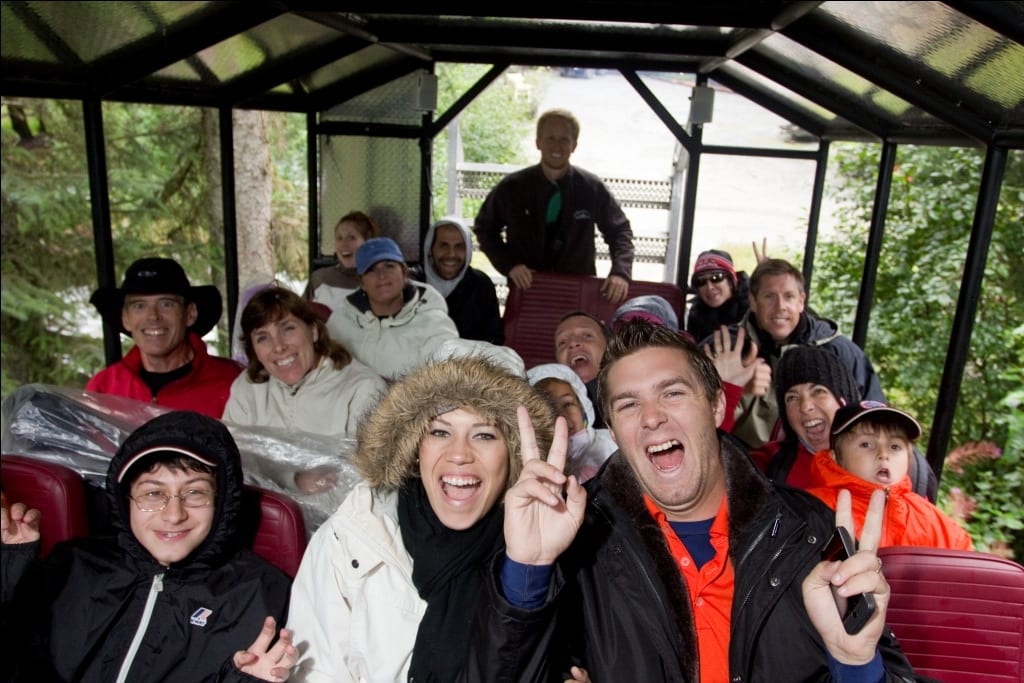 Skagway Sled Dog and Musher's Camp Tour Image 15