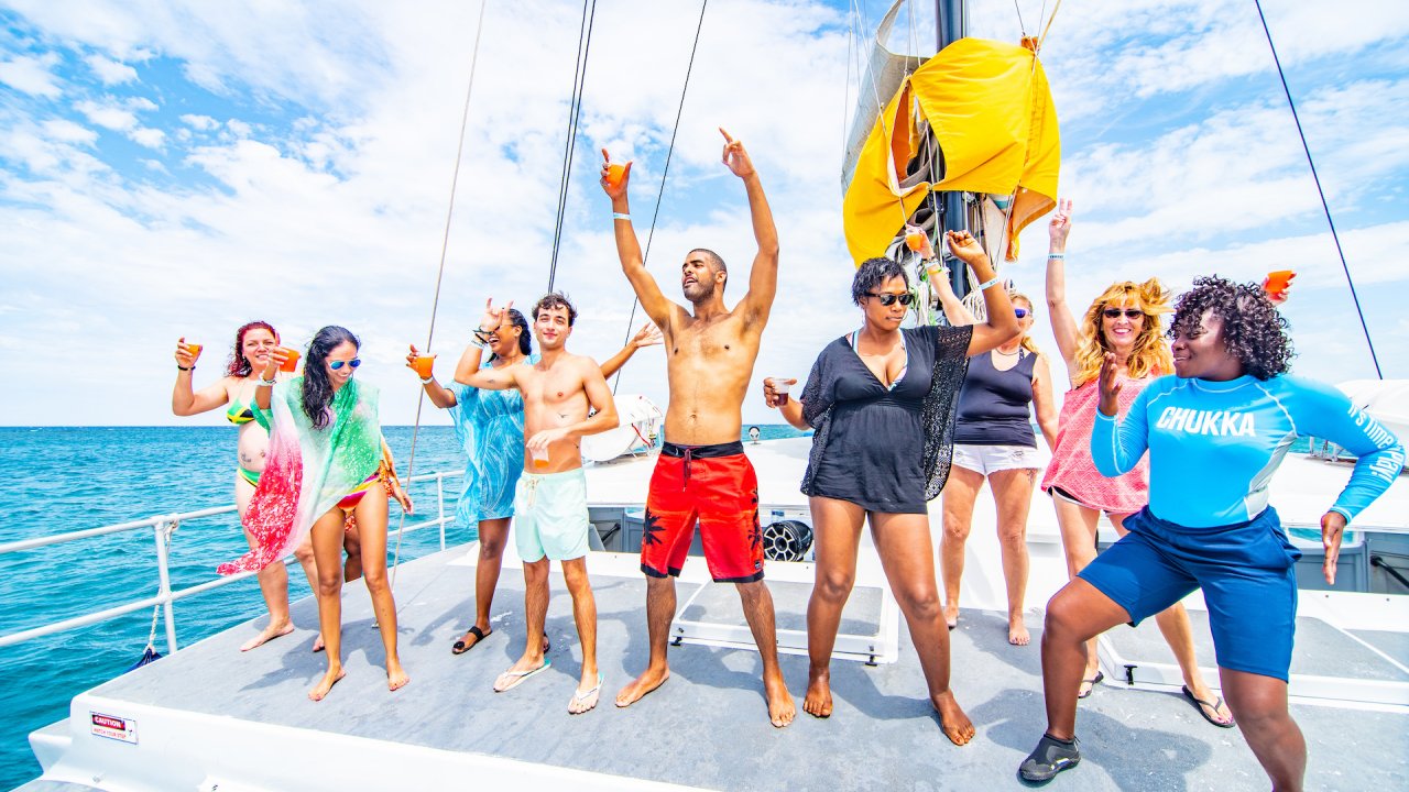Morning Catamaran Sail & Snorkel Tour Image 6