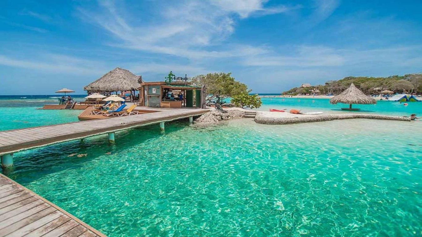 Thumbnail of video about Water in Roatan