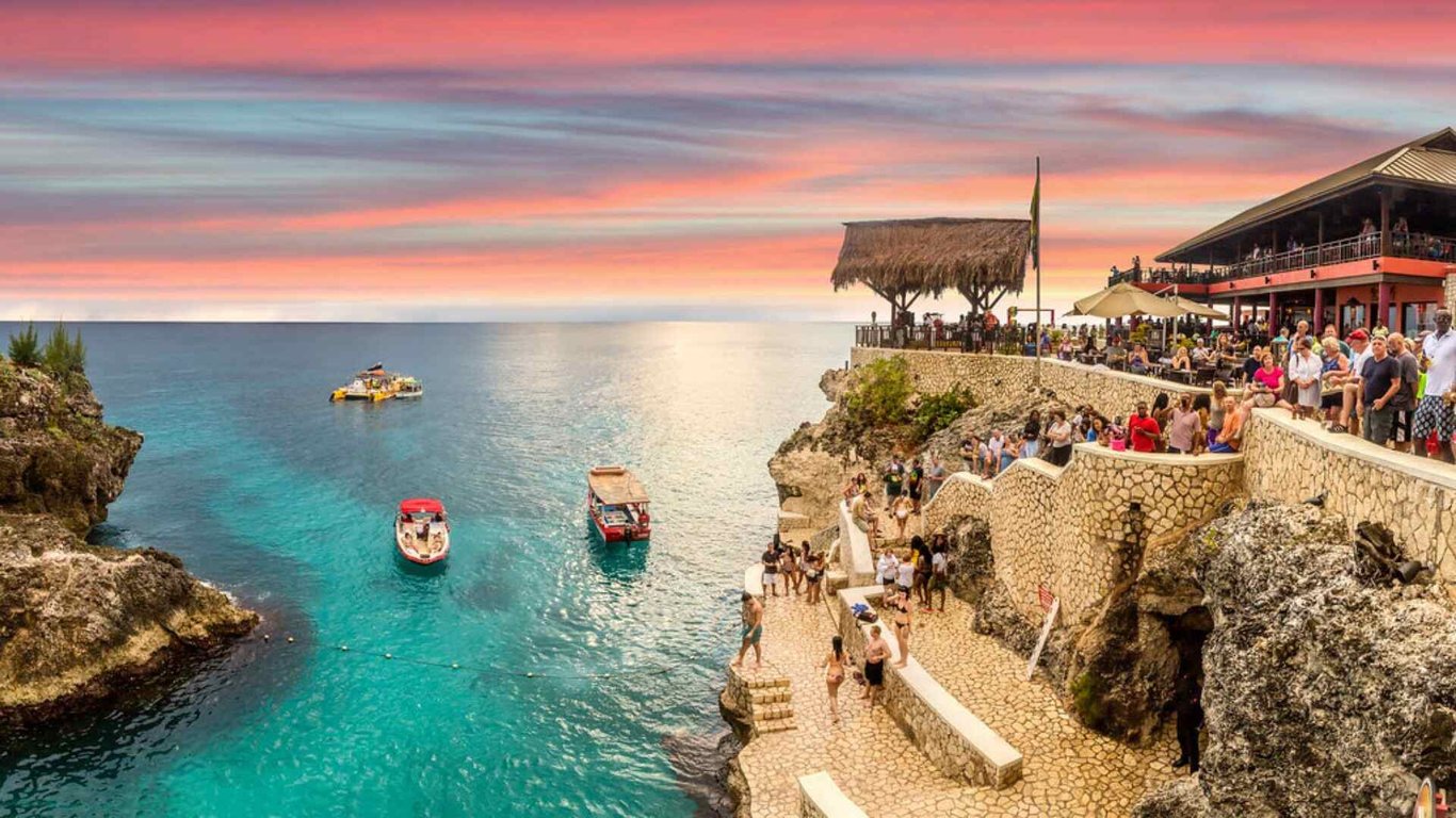 Rick's Cafe & Seven Mile Beach - From Montego Bay Tour Image 5