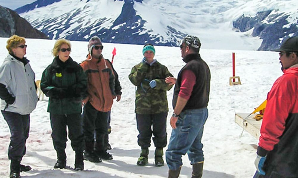 Helicopter & Dogsled Glacier Excursion Tour Image 12