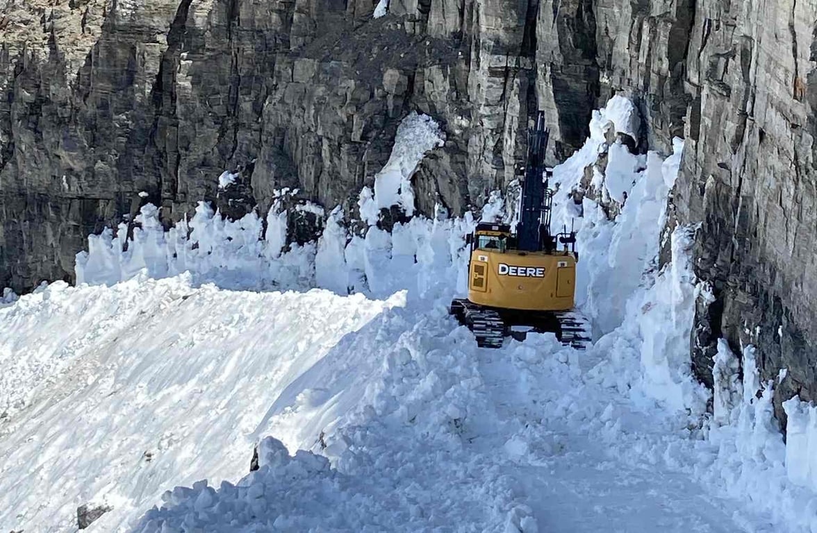 Snow plowing on Going-to-the-Sun Road