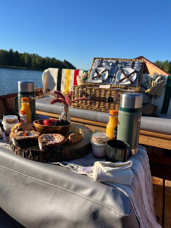 River Brunch Float Tour Image 6