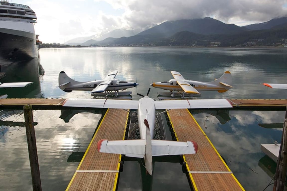 Taku Glacier Lodge Feast & 5-Glacier Seaplane Discovery Tour Image 13