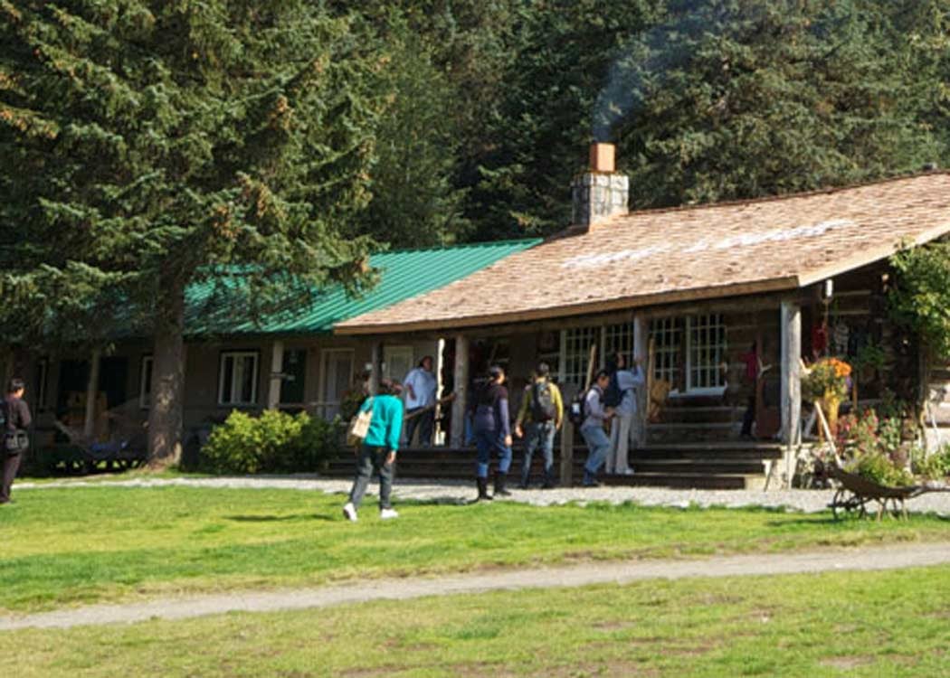 Taku Glacier Lodge Feast & 5-Glacier Seaplane Discovery Tour Image 7