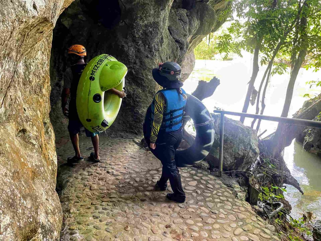 Belize Cave Tubing & Altun Ha Ruins Tour Image 4
