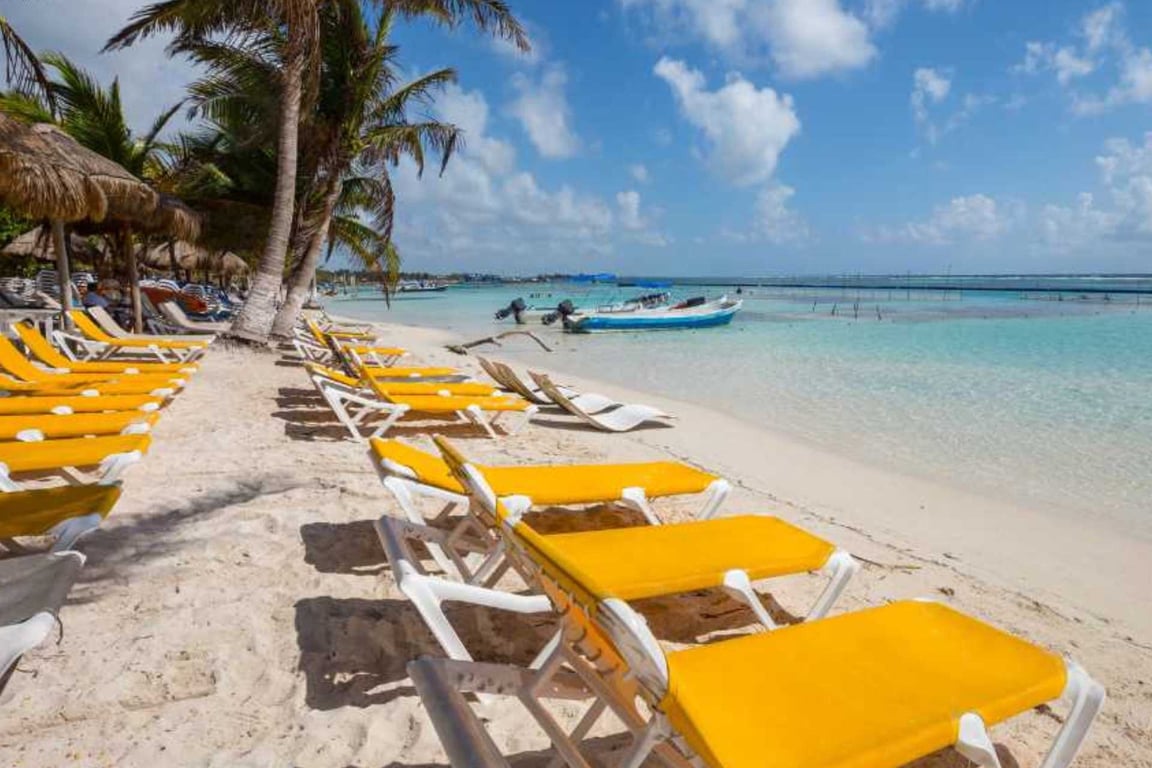 Cruise Guide to El Faro Beach Club In Costa Maya image