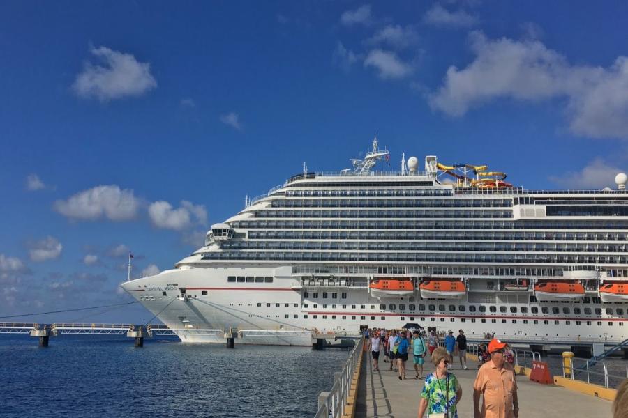 Solo Travel in the Cayman Islands: Tips for the Lone Explorer