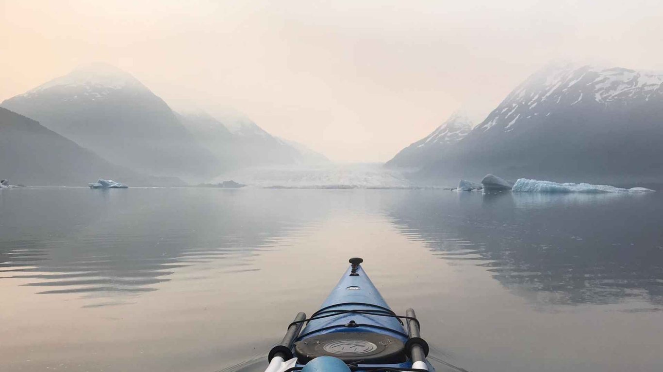 Glacier Blue Kayak & Grandview Train Tour Tour Image 2