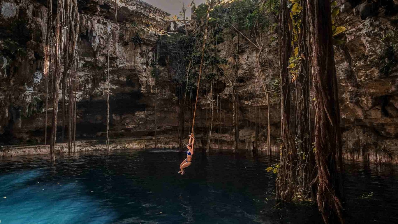 Cenote Azul: Our Expert Visitor's Guide image