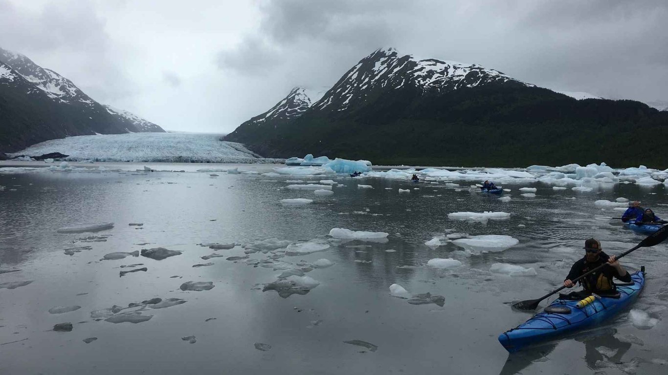 Glacier Blue Kayak & Grandview Train Tour Tour Image 7