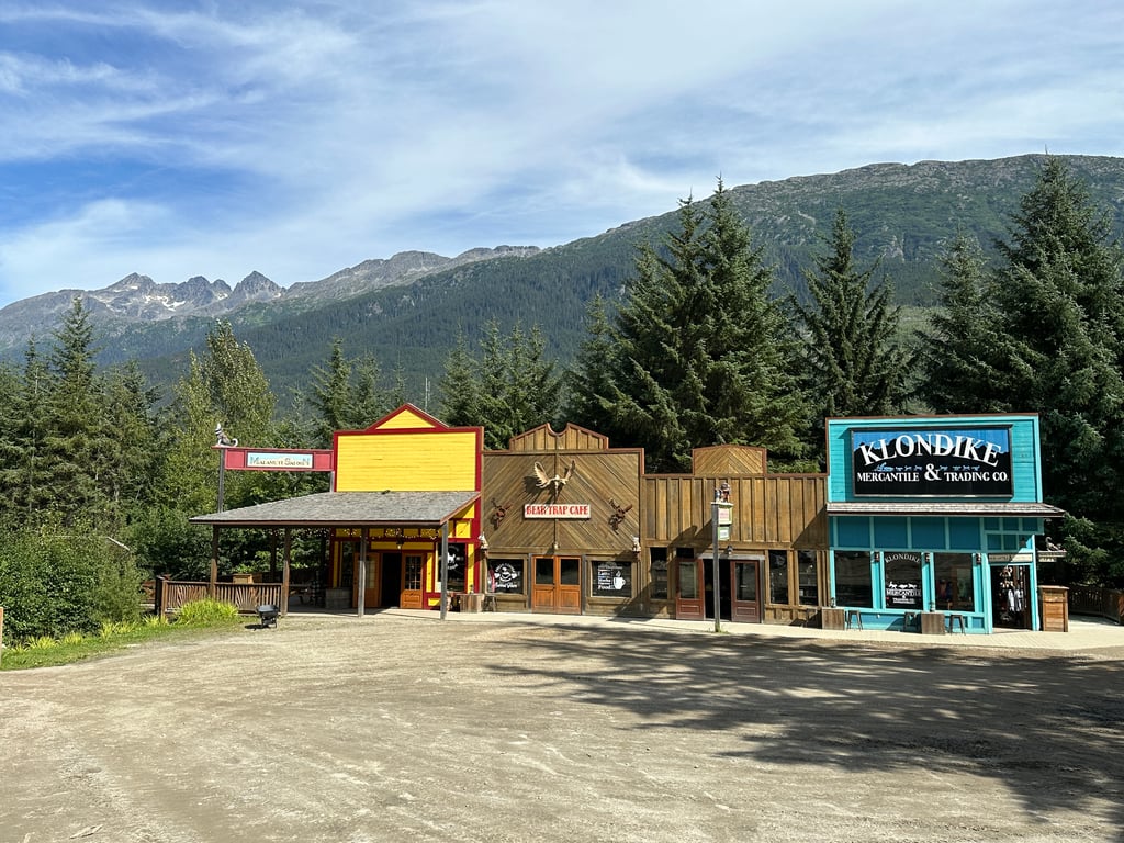 Gold Panning & Musher’s Camp Tour Image 5