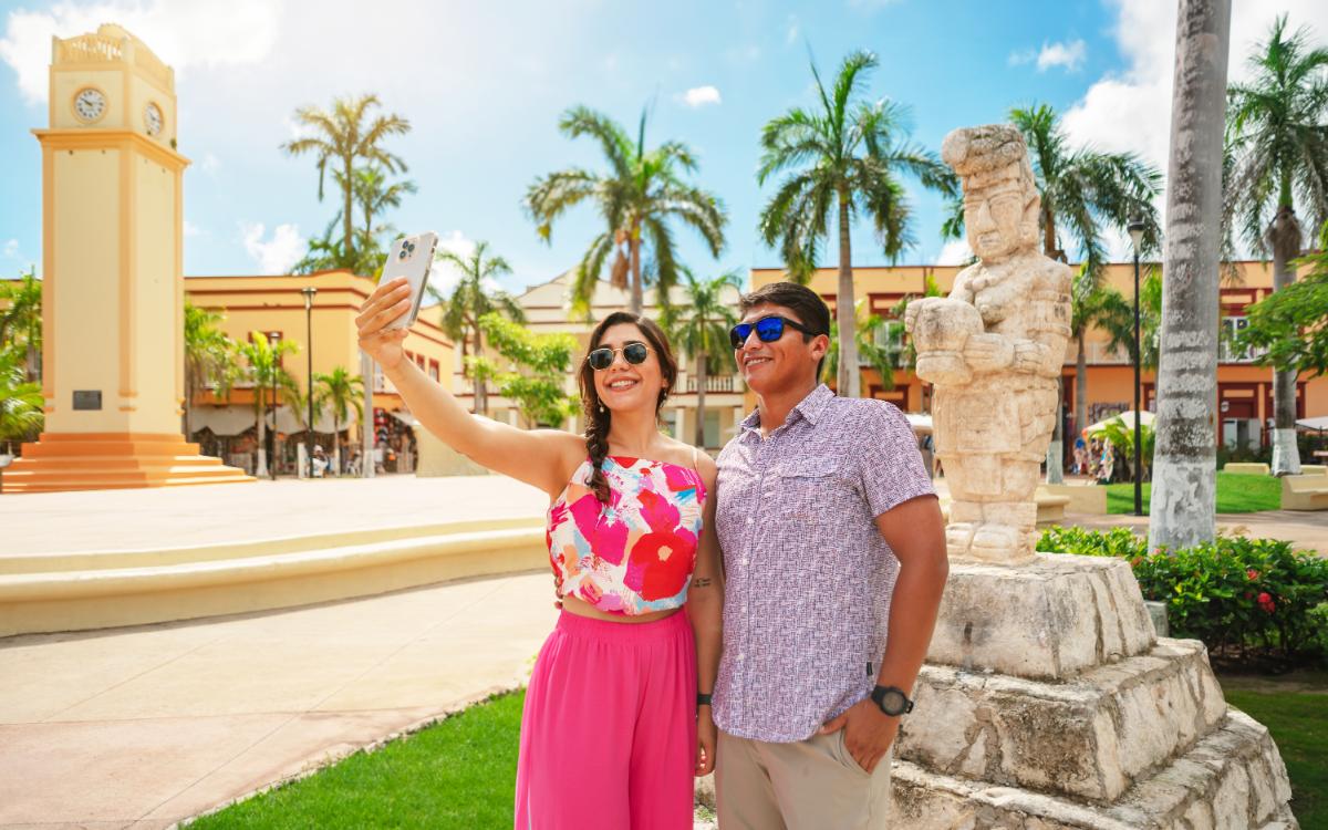 Picture Perfect Cozumel: Photo Tour & Beach Break image