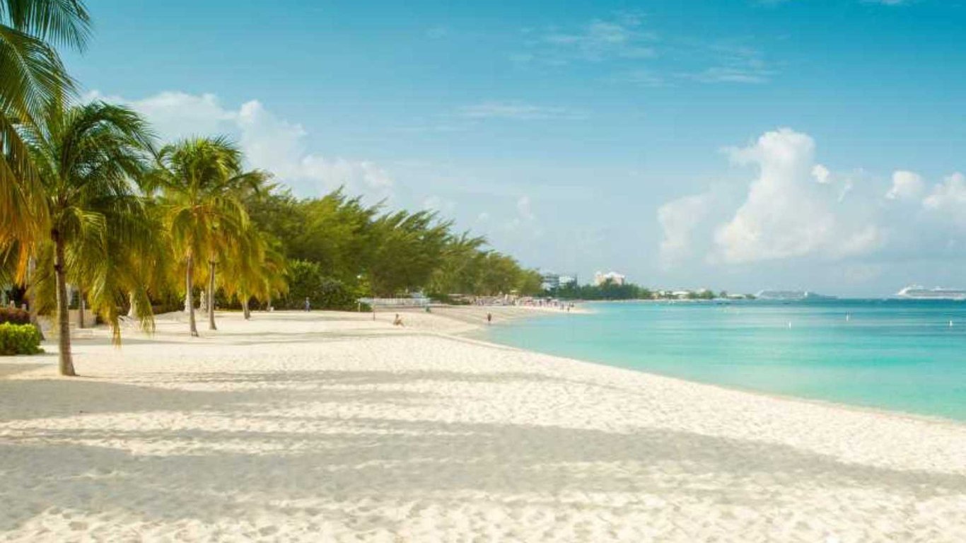 First-Time Visitors Guide to the Cayman Islands image