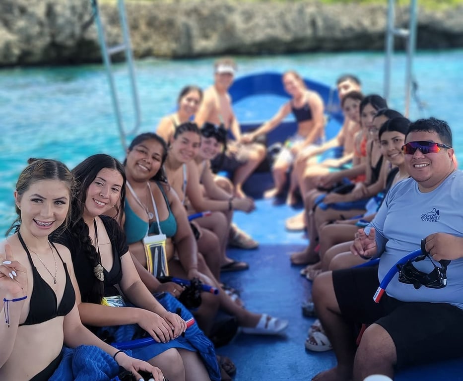 Roatan Snorkeling Excursion Tour Image 1
