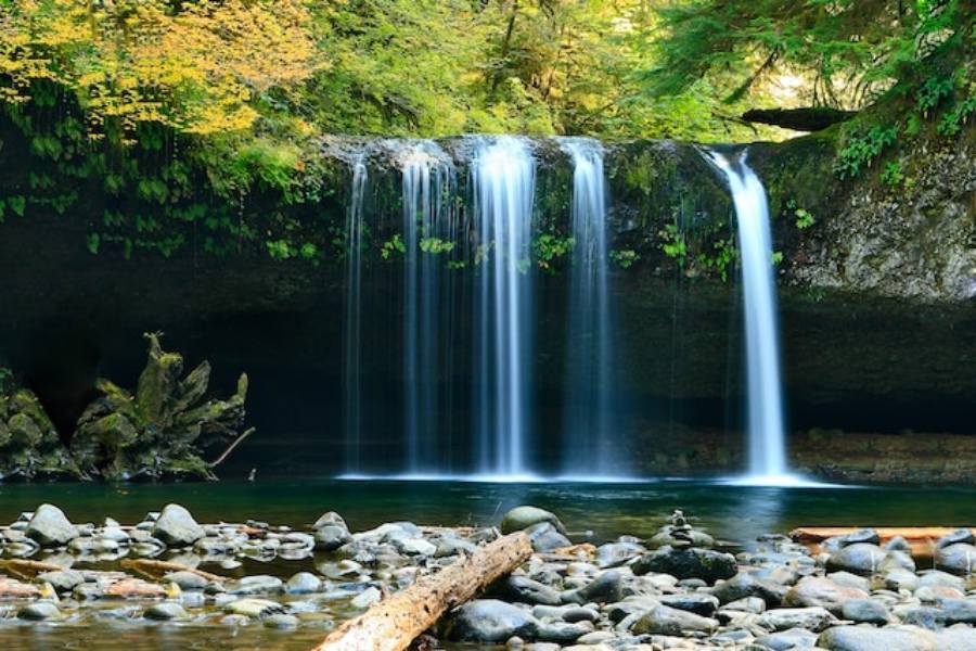 Our Expert Guide to 27 Waterfalls: Top Activities, Safety Tips & More
