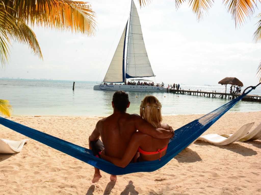 Isla Mujeres Catamaran Tour All Inclusive image