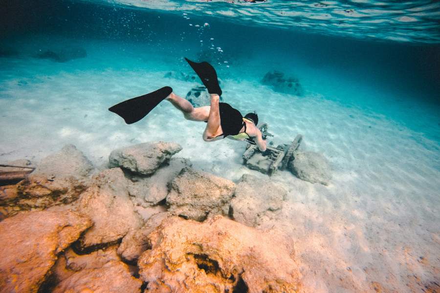 A man enjoying diving