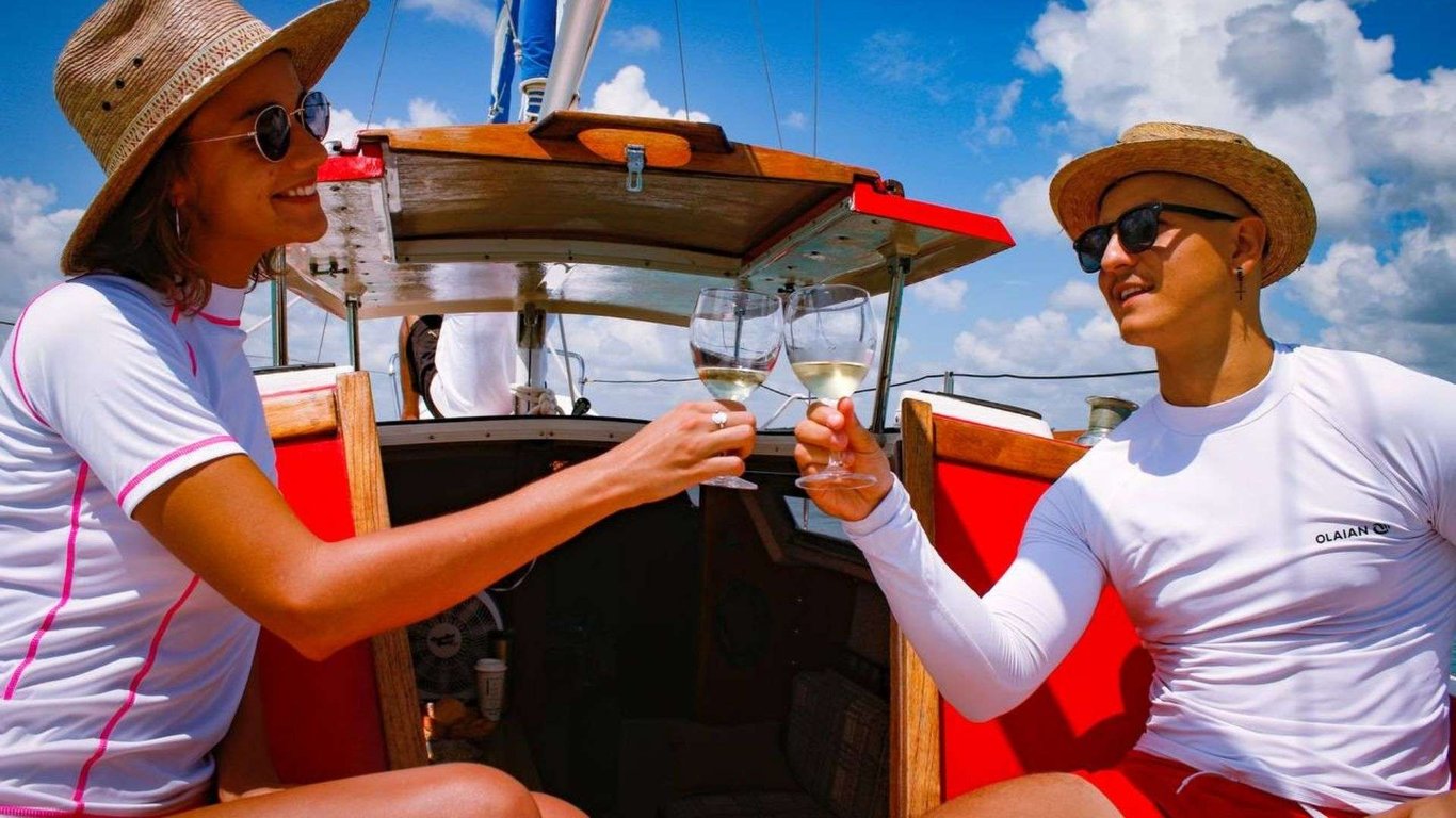 Bacalar Lagoon Sailing Private Tour (Full-Day) Up to 7 People image