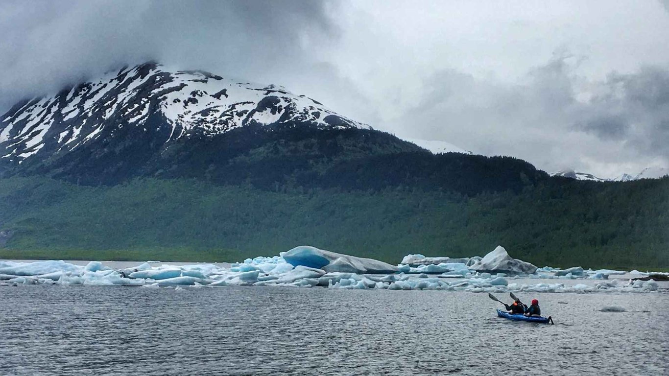 Glacier Blue Kayak & Grandview Train Tour Tour Image 8