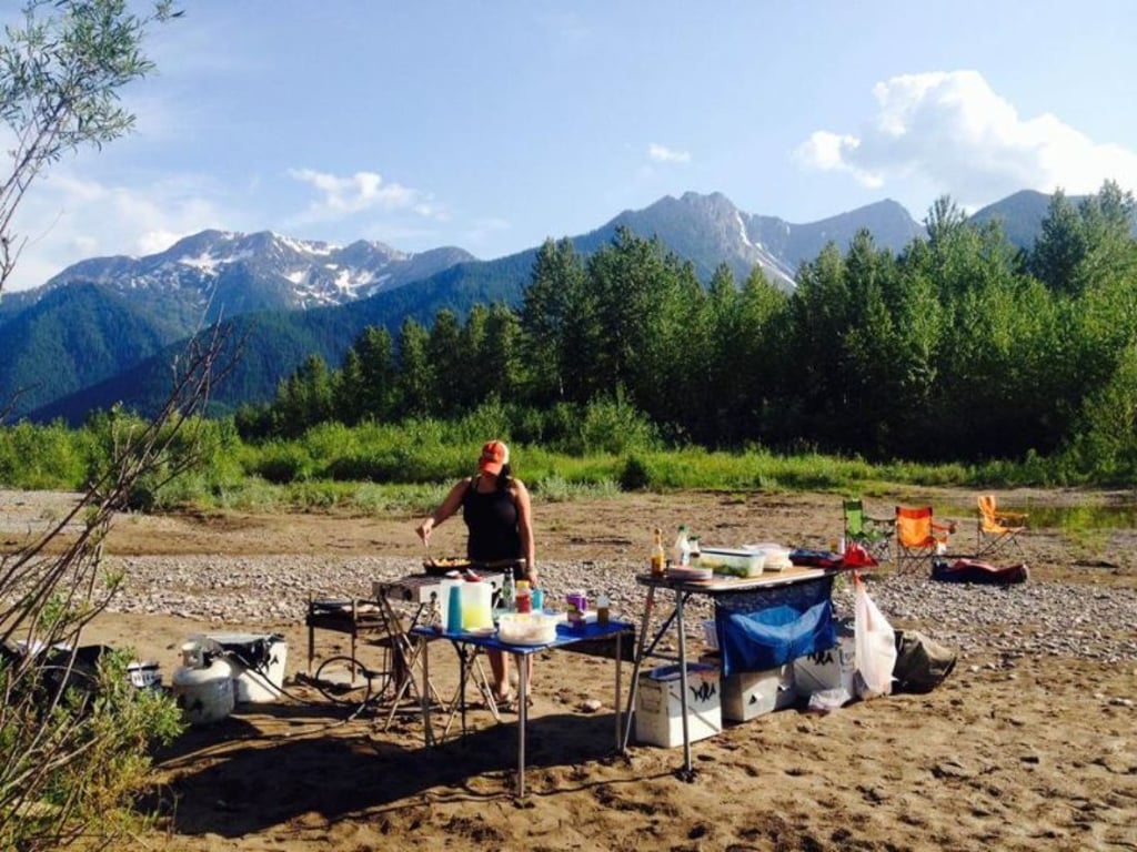 Flathead River 2-Day Glacier Park Raft Trip Tour Image 3