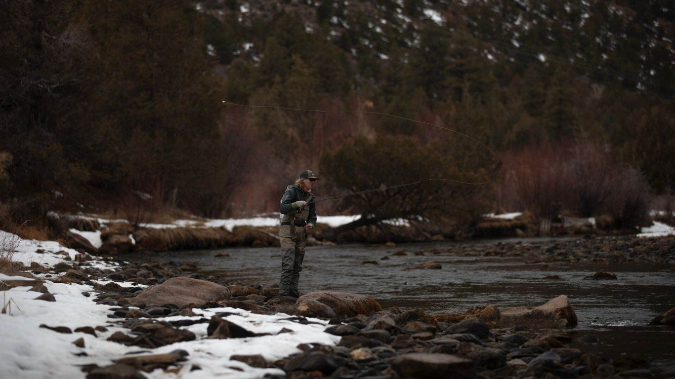 Winter Fly Fishing On The Lower Gunnison Tour Image 1