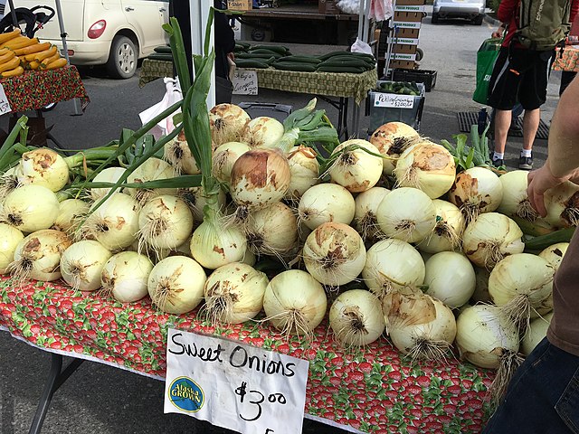 A Local Expert’s Guide to the Anchorage Saturday Market image