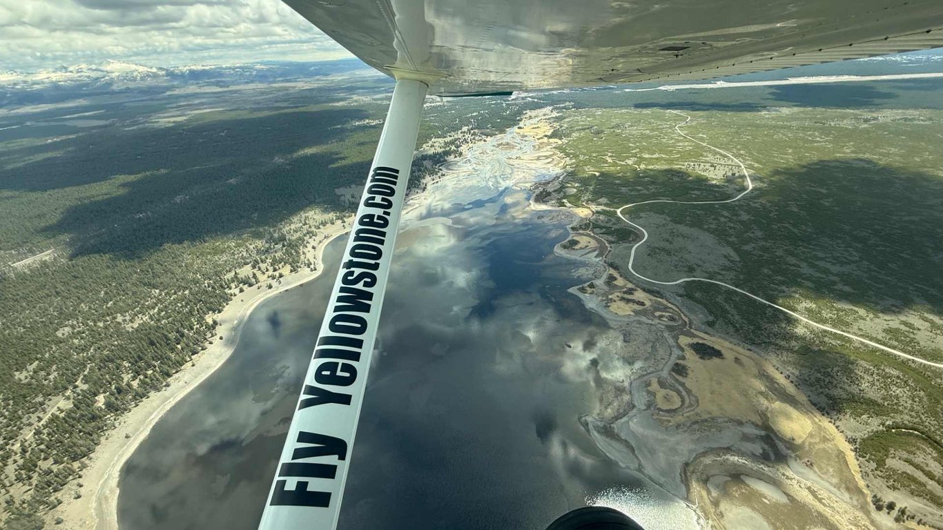 West Yellowstone Scenic Flight 15-Minutes Tour Image 9
